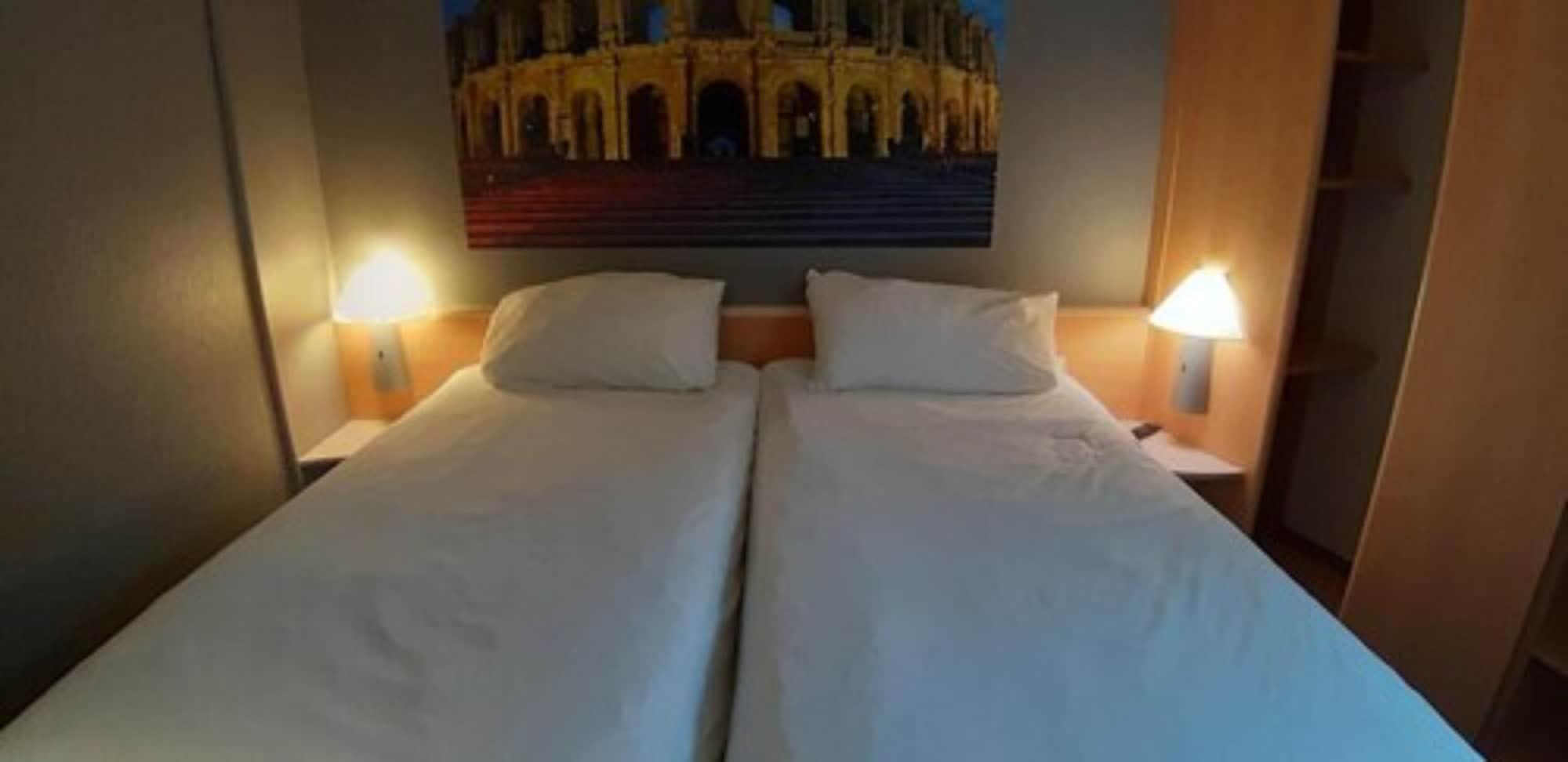 Hotel Ibis Arles Esterno foto