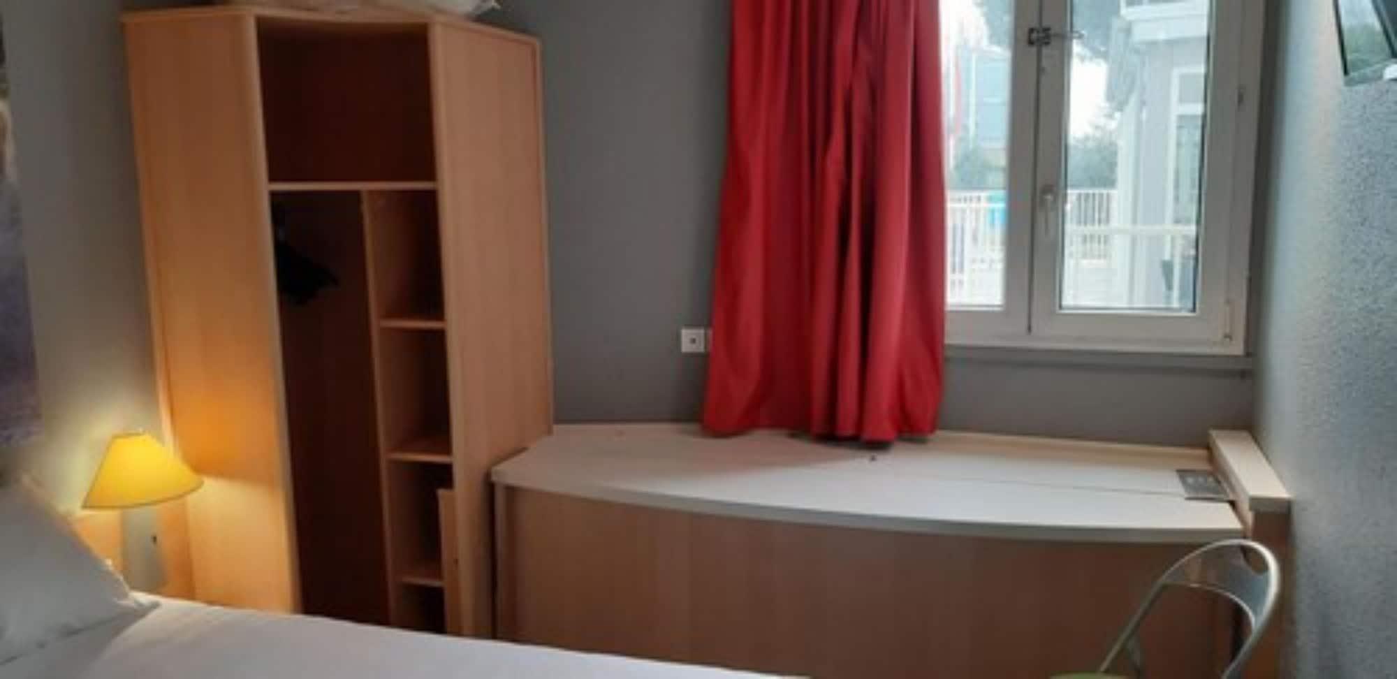 Hotel Ibis Arles Esterno foto