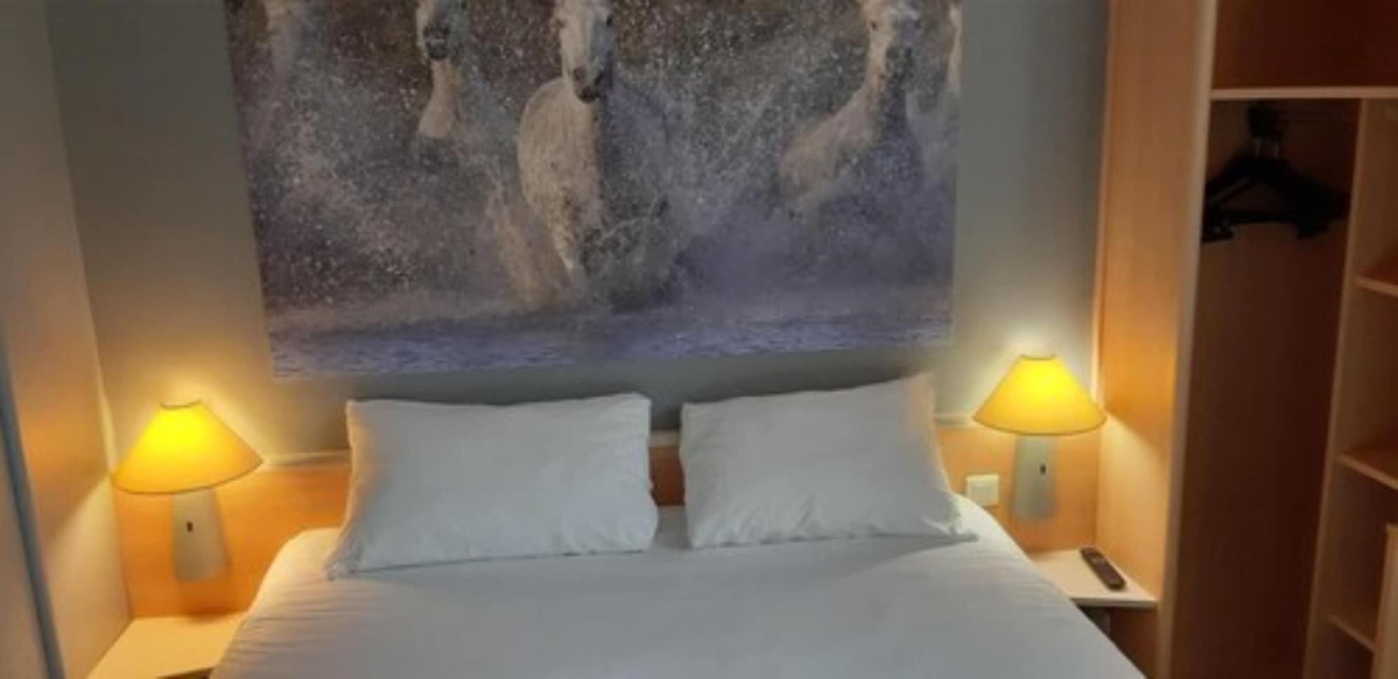 Hotel Ibis Arles Esterno foto