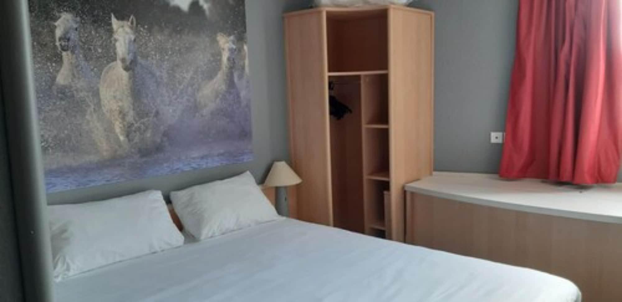 Hotel Ibis Arles Esterno foto