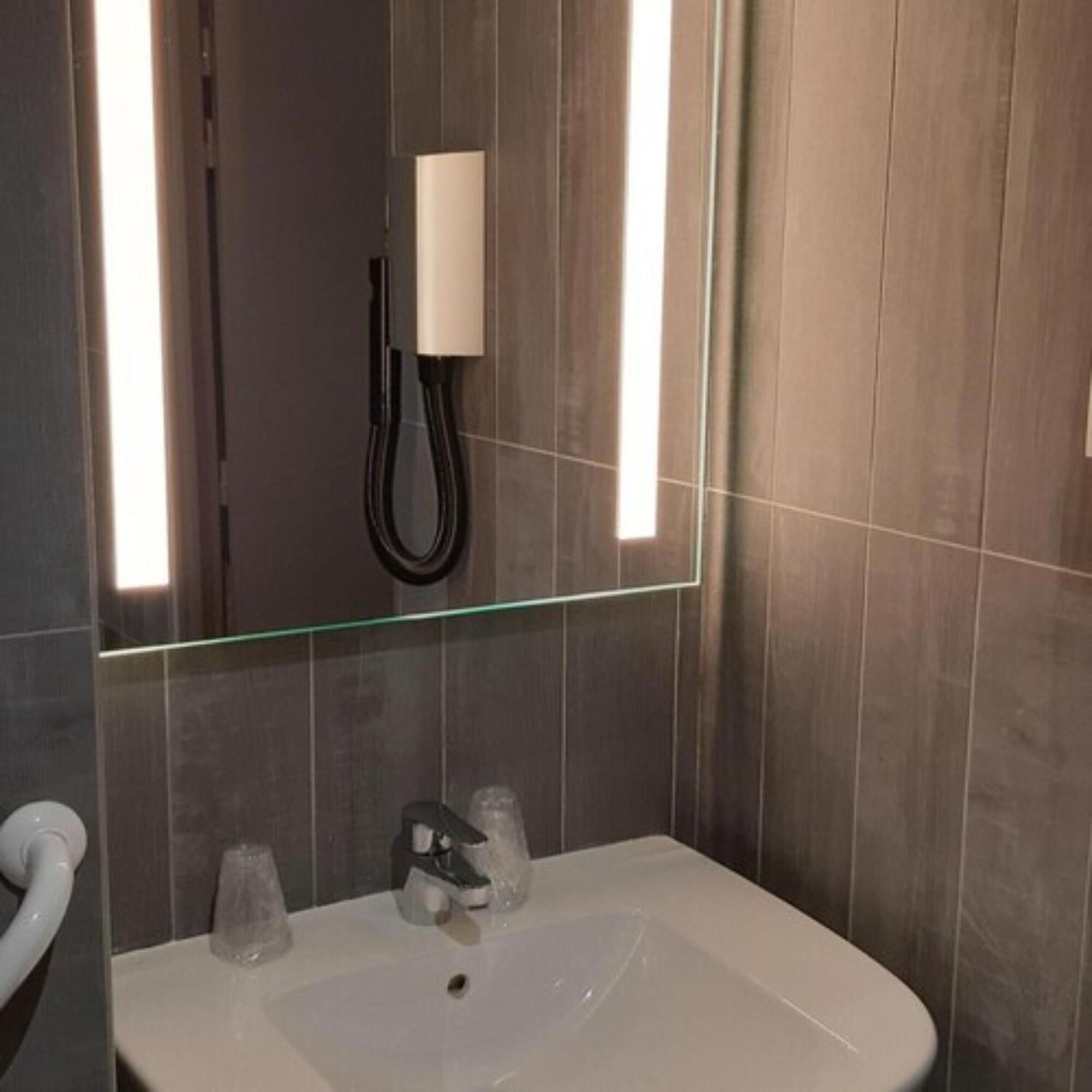 Hotel Ibis Arles Esterno foto