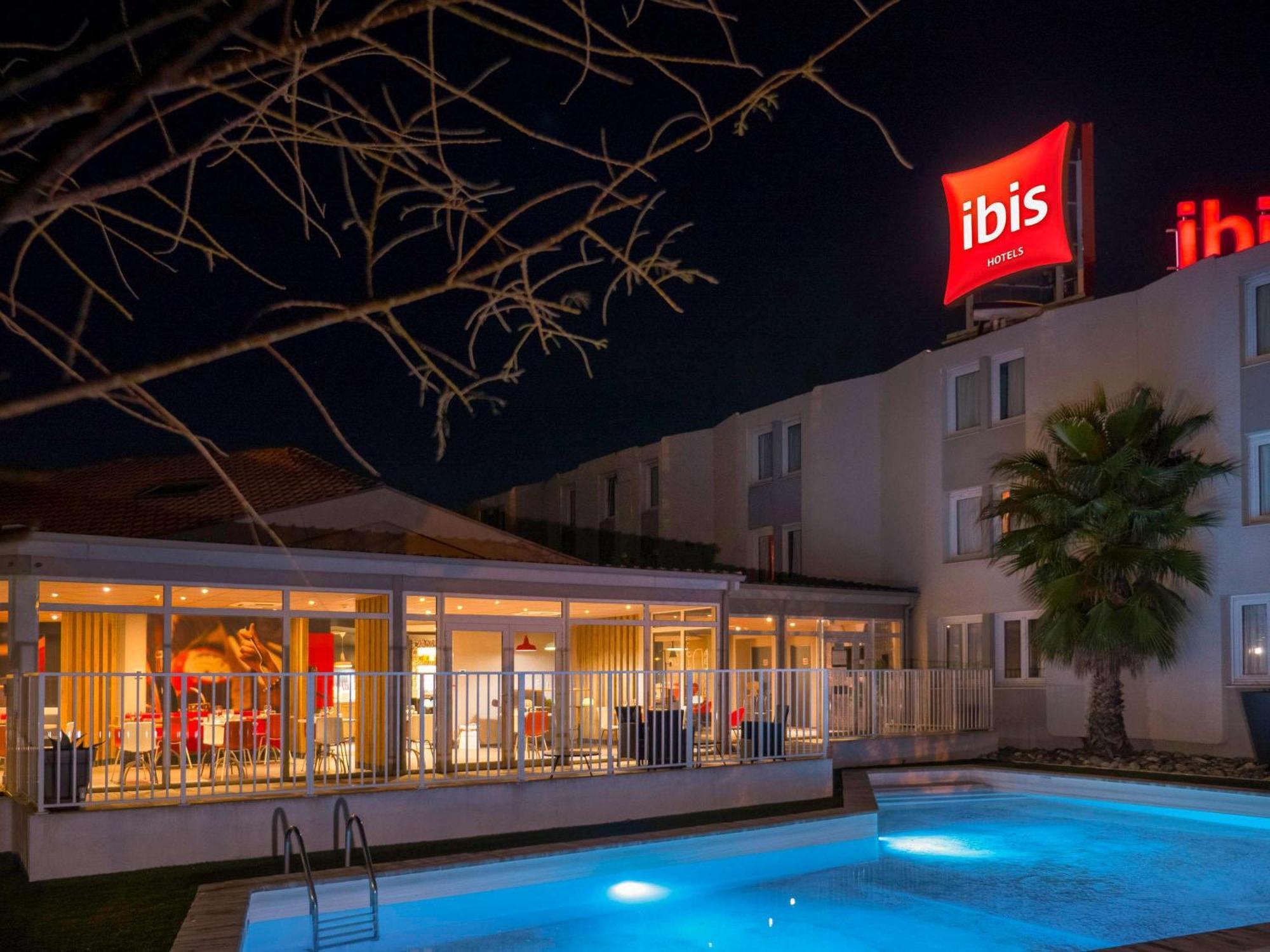 Hotel Ibis Arles Esterno foto