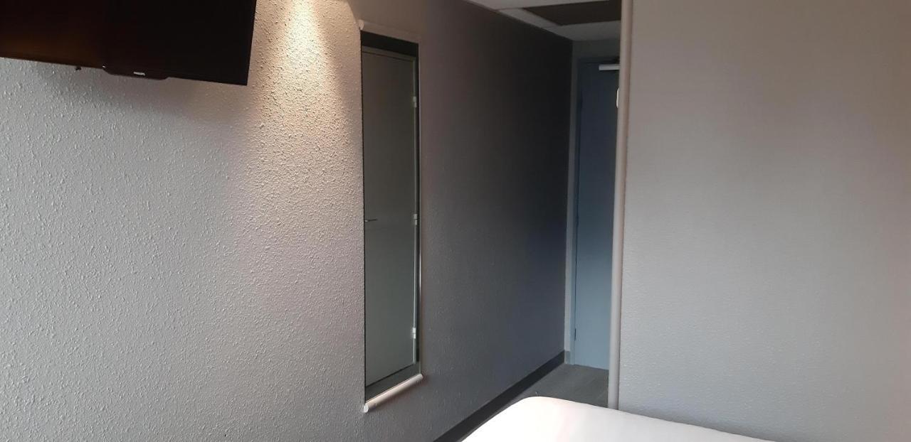 Hotel Ibis Arles Esterno foto